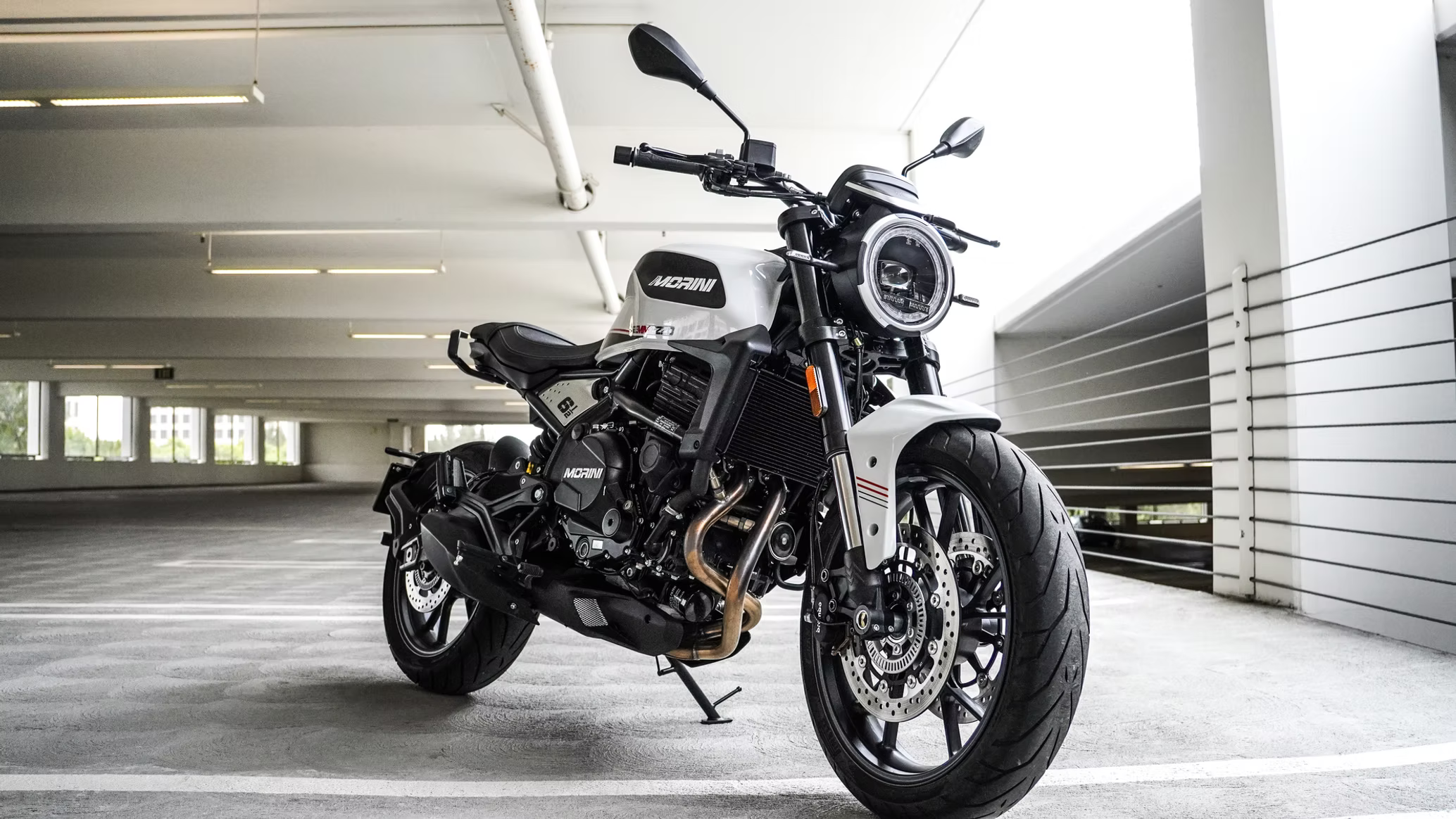 Moto Morini Seiemmezzo STR Vivid White