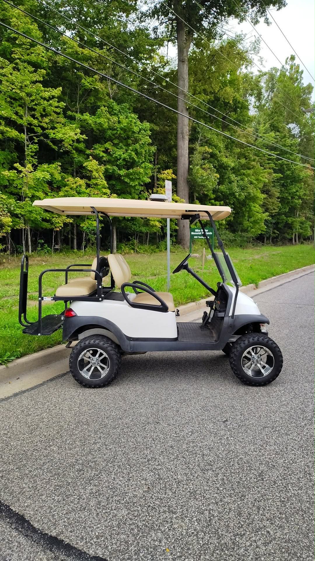 Pre-Owned 2013 Club Car Precedent