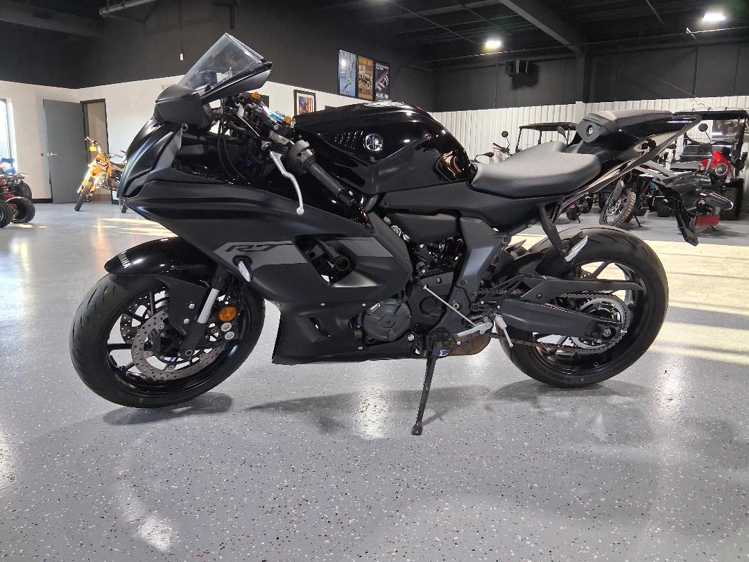 2025 Yamaha R7