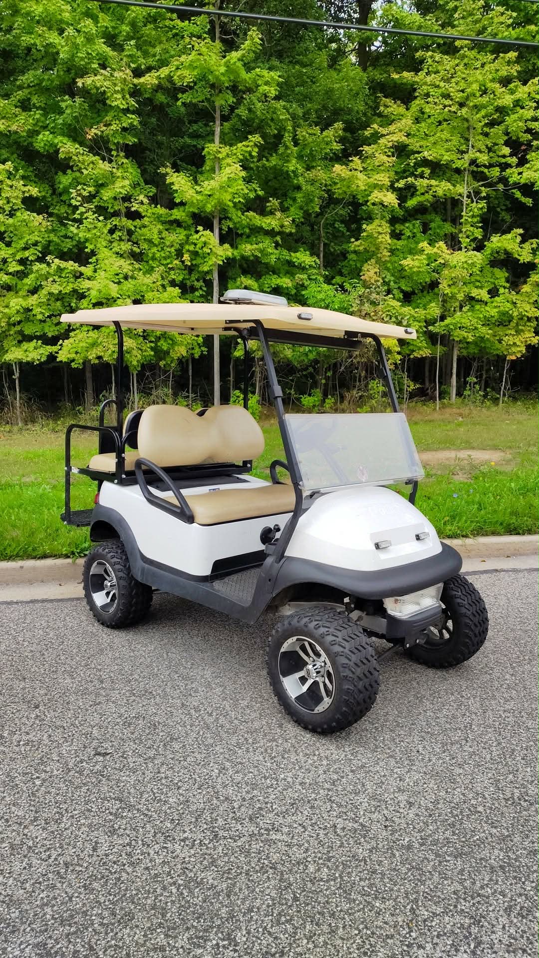 Pre-Owned 2013 Club Car Precedent