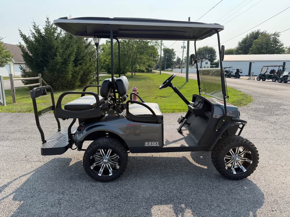Pre-Owned 2021 E-Z-GO Express S4 Gas