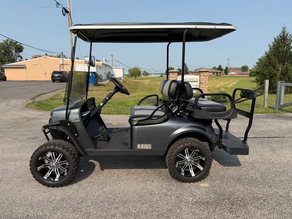 Pre-Owned 2021 E-Z-GO Express S4 Gas