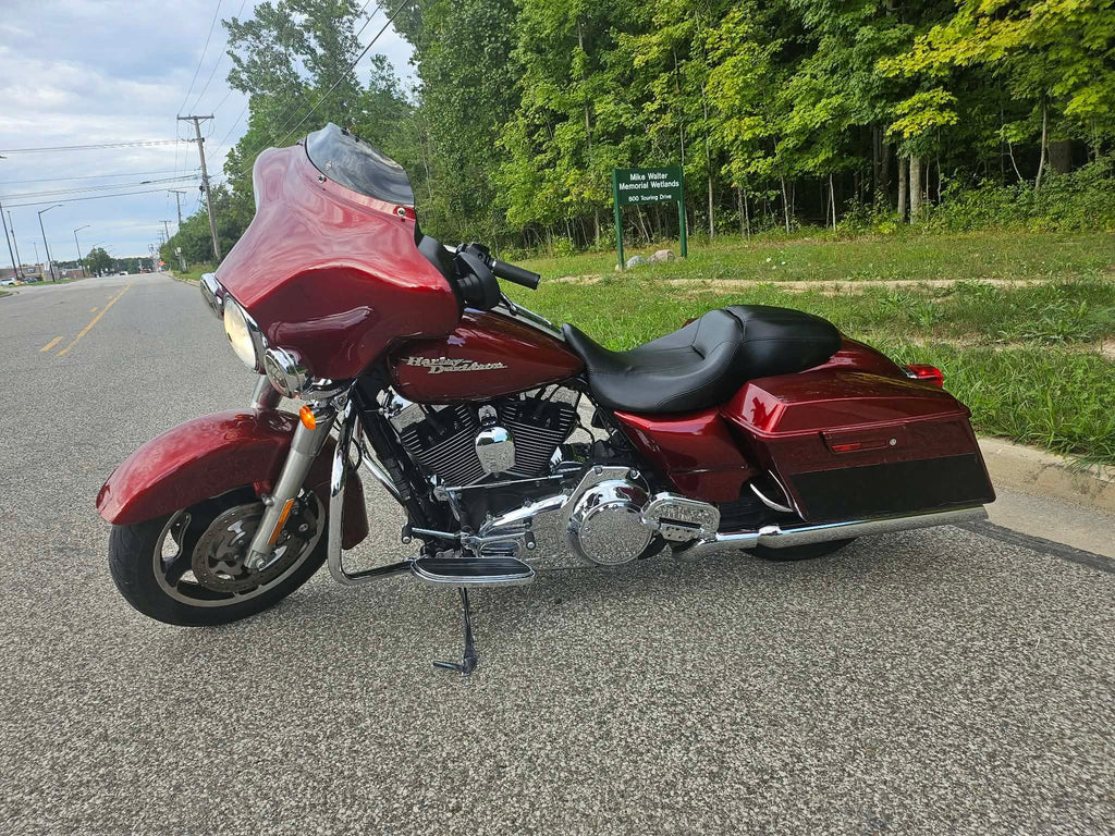 Pre-Owned 2009 Harley Davidson Street Glide