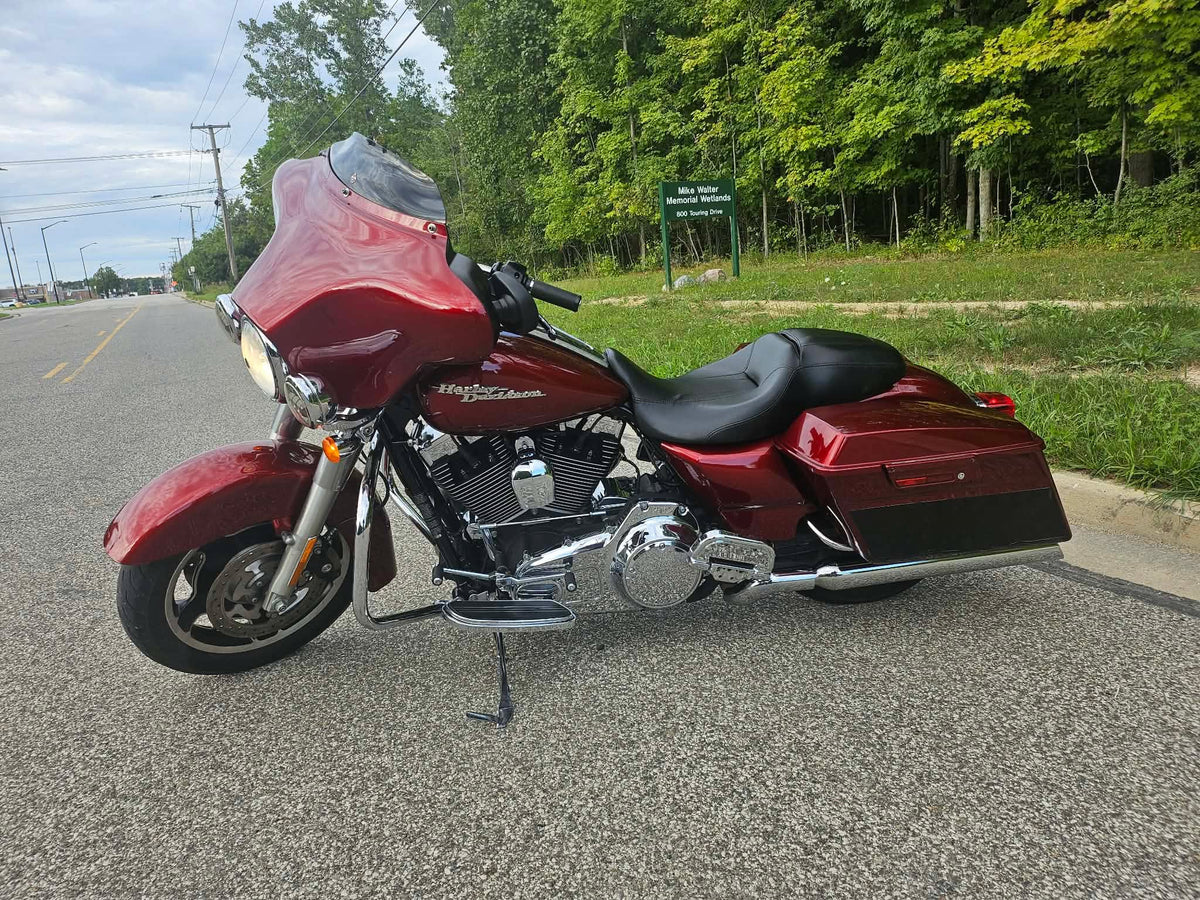 Pre-Owned 2009 Harley Davidson Street Glide