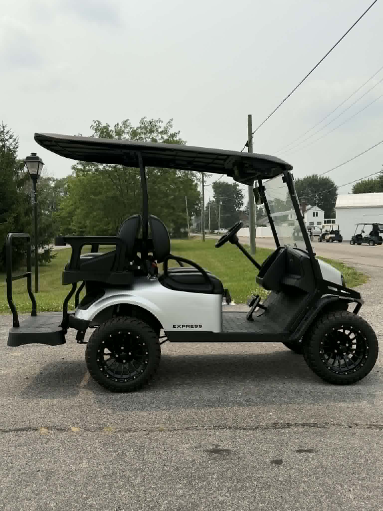 Pre-Owned 2025 E-Z-GO Express